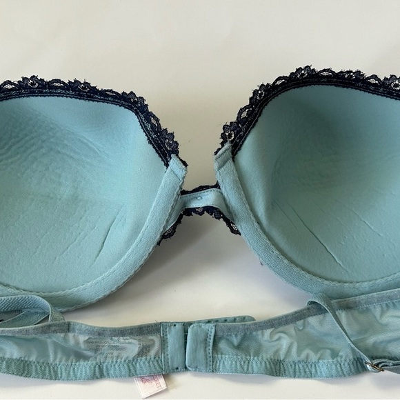 Victoria's Secret Angels Full coverage, plunge, push up 36B - Picture 3 of 4